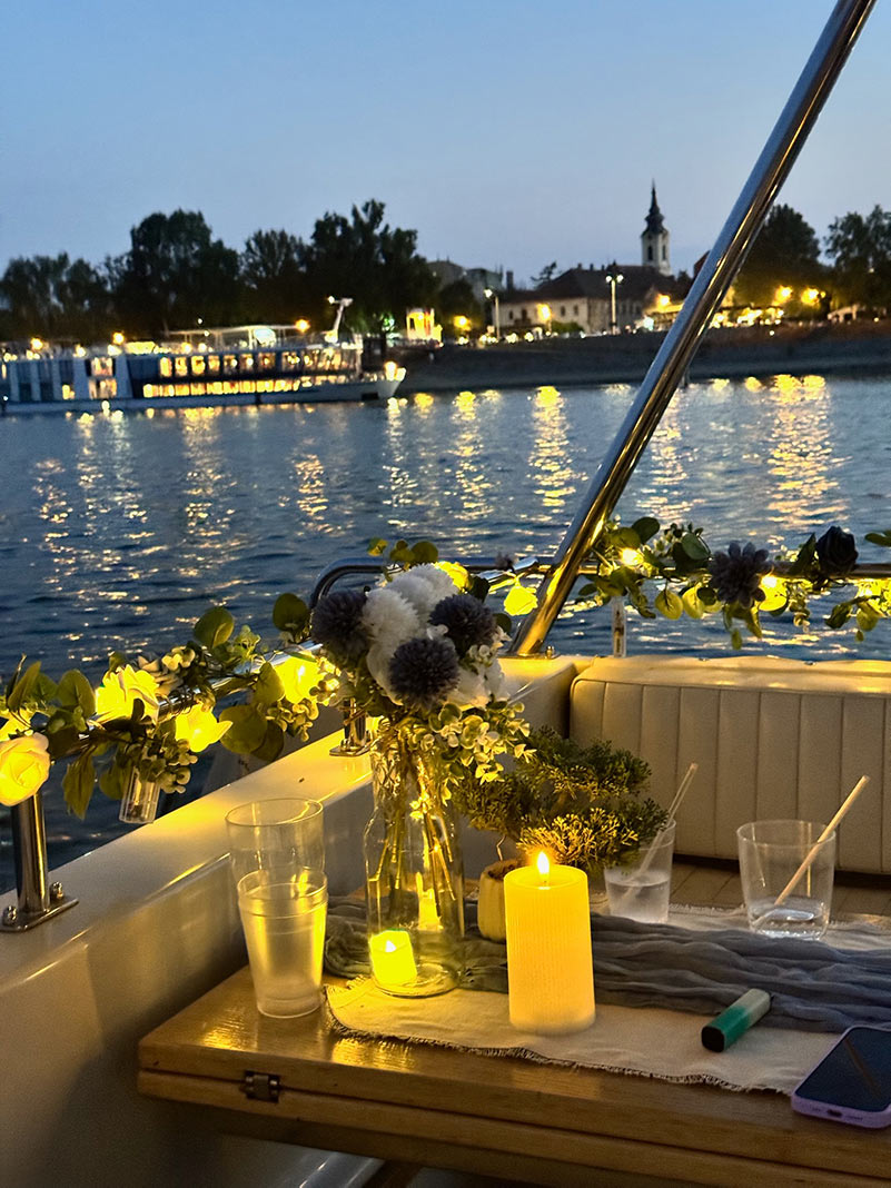 Rent-a-Boat-Devojačko-veče-4 Iznajmljivanje plovila za devojačko veče sa dekoracijom