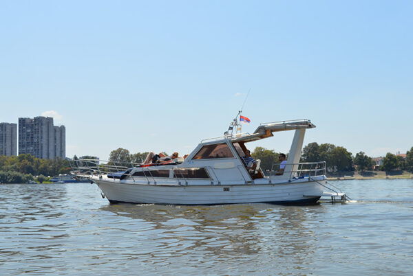 Rent-a-Boat-Serbia-Adriatik-01 Adriatik brod u Beogradu spoljašnja strana bočno levo