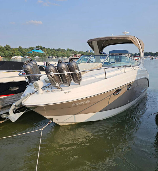 Rent-a-Boat-Serbia-Chaparral-270-Signature-11 Chaparral 270 Signature gliser u Beogradu spoljašnji izgled prednje levo