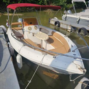 Fisherman AQ 540 čamac u Beogradu spoljašnji prednji izgled