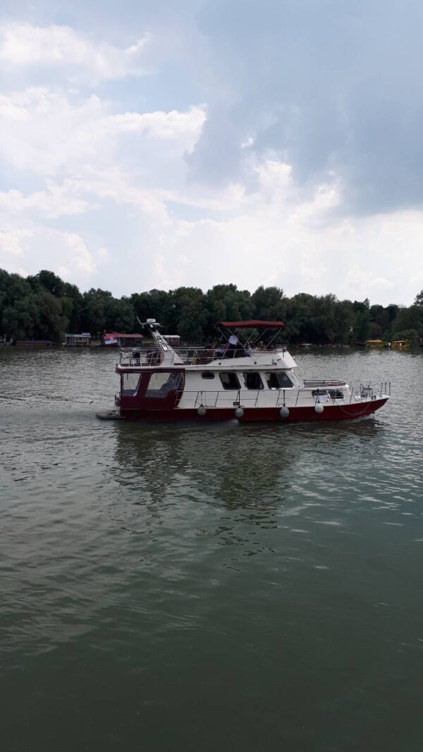 River Lounge brod u Beograd spoljašnji izgled bočno desno